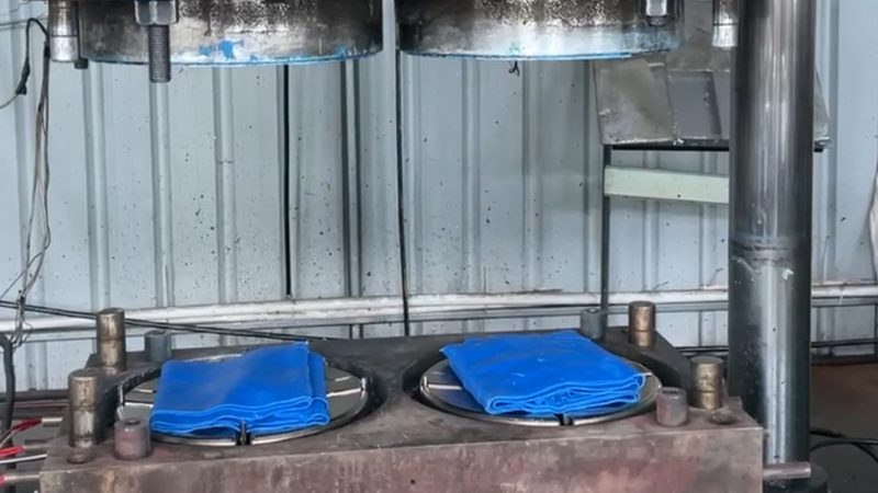 揭秘精密模具代理加盟：费用构成与投资考量