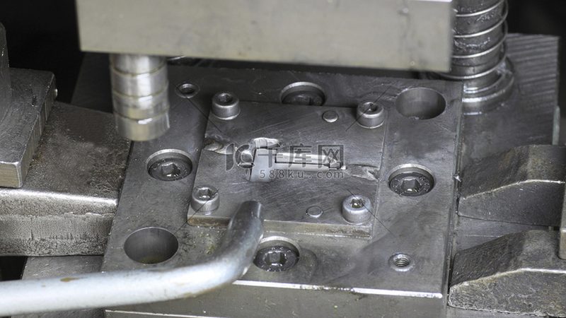 双色模具加盟代理，你准备好了吗？**